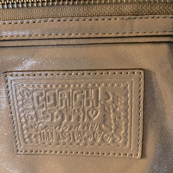 COACH BAG POPPY METALLIC GOLD CHAMPAGNE LEATHER LARGE TOTE #H1281-F20441. - Picture 4 of 5